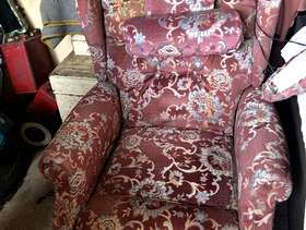 Freecycle Riser Recliner Massager Armchair