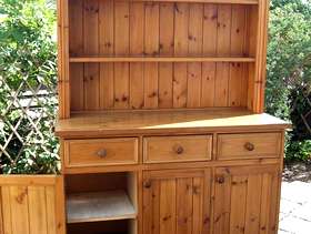 Freecycle Dresser