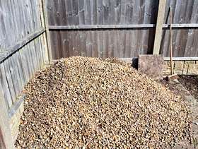 Freecycle FREE decorative garden gravel