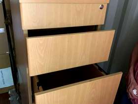 Freecycle 2 x desk drawers and small table / office move ...