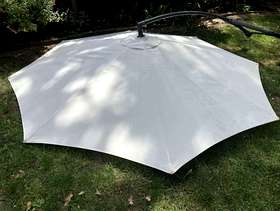 Freecycle Garden umbrella with stand and cover