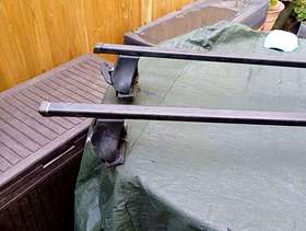 Freecycle Halfords roof box and roof bars