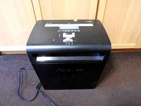 Freecycle Fellowes paper shredder