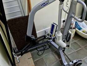 Freecycle Invacare Reliant 150 mobile hoist