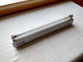 Freecycle 1ft 8w fluorescent light fitting