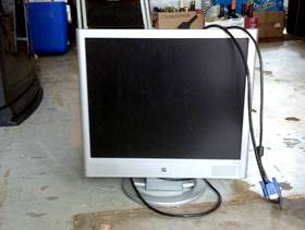 Freecycle 17" HP flat screen monitor