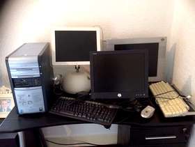 Freecycle Bundle of vintage computers; monitors and accessories