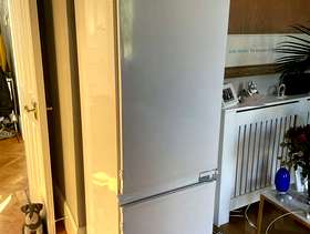 Freecycle Integrated fridge freezer
