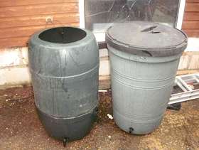 Freecycle Two waterbuts with tops