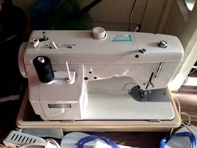 Freecycle Vintage Sewing Machine