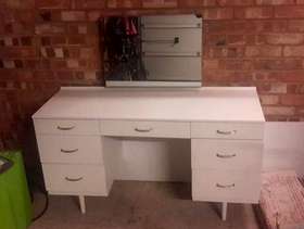 Freecycle 1960s dressing table with mirror