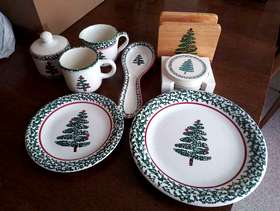 Freecycle Christmas Dinner Dishes Place Setting for Eight with Accessories
