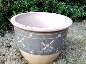 Freecycle Patterned green/yellow large plant pot