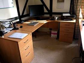 Freecycle Corner desk with 2 matching pedestals