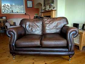 Freecycle 2-seater leather sofa