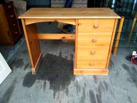 Freecycle Office desk with draws