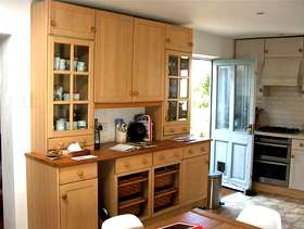 Freecycle Fitted kitchen units and appliances