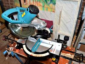 Freecycle Makita MLS100 240volts mitre saw great condition