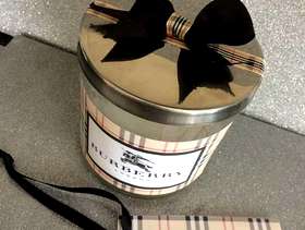 Freecycle Large 50 hour burn candle with gift tag £15