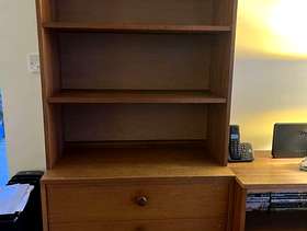 Freecycle Desktop Bookcases & under units
