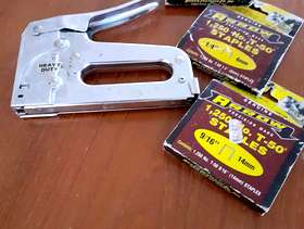 Freecycle Heavy duty stapler & staples