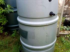 Freecycle Three interconnecting waterbutts