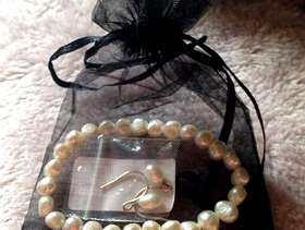 Freecycle Pearl bracelet &earings