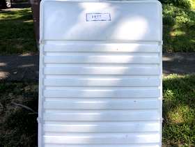 Freecycle Older style car roof top travel carrier