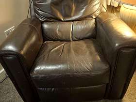 Freecycle Top Quality Leather Recliner Chair