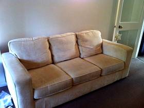 Freecycle 3-seater cream fabric sofa