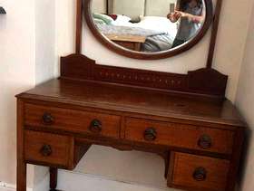 Freecycle Dressing table with mirror