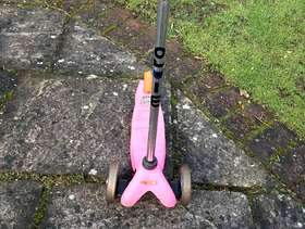 Freecycle Pink micro scooter