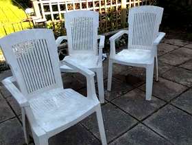 Freecycle Plastic Garden Chairs