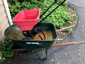 Freecycle Wheelbarrow, spreader