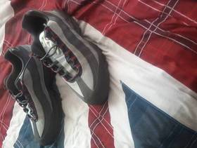 Freecycle Mens nike air max 95s