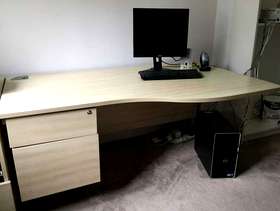 Freecycle Desk with 2 drawers