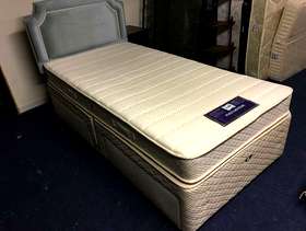 Freecycle Single divan with two drawers & headboard