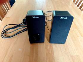 Freecycle Pair of Speakers Fully Working