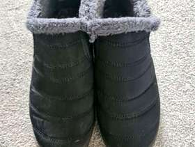 Freecycle Boots size 5