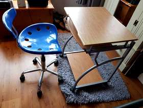 Freecycle Computer Workstation & Swivel Chair