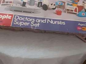 Freecycle Marx Playpeople Doctors and Nurses Super Set