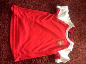 Freecycle Arsenal tshirt age 4/5