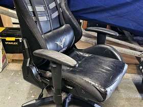 Freecycle Gaming Chair