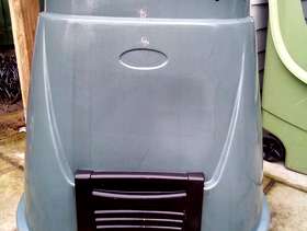 Freecycle Compost bin, neater size for snug fit along walls.