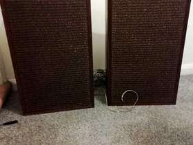 Freecycle Pair of hi-fi speakers