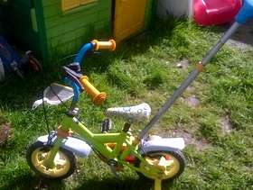 Freecycle Childs bike with steering handle