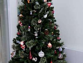 Freecycle Artificial Christmas Tree 6ft,