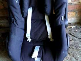 Freecycle 2 x Maxi corsi car seats