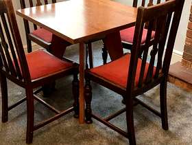 Freecycle Table and 9 chairs