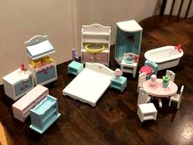 Freecycle Dolls house furniture